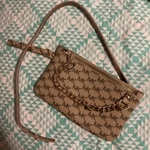 MICHEAL KORS FANNY PACK BEIGE